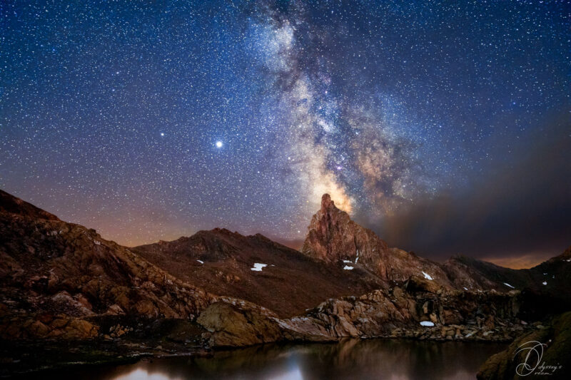 Astrophotography Nightscape Aude Nowak Odysseys Dream Photographie de paysages nocturnes Art Décoration Intérieur Montagnes, Alpes, Queyras, Tête de toillies sous la Voie lactée