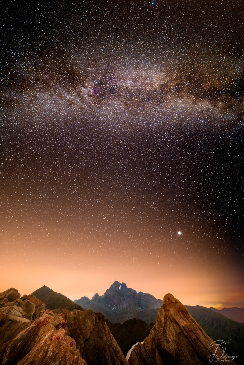 Astrophotography Nightscape Aude Nowak Odysseys Dream Photographie de paysages nocturnes Art Décoration Intérieur Montagnes, alpes, Queyras le Mont Viso sous la Voie lactée