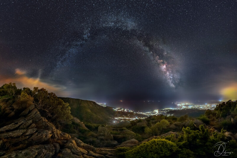 Arc de la Voie Lactée au dessus du Lavandou Bormes les Mimosas Côte d'Azur Sud de la France Astrophotography Nightscape Odyssey's Dream Aude Nowak